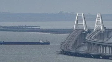 (FOTO) Rusi se spremaju za nešto veliko na Krimskom mostu!
