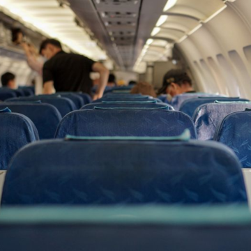 Nakon prekinutog leta za Barselonu: Objavljen horor snimak iz aviona, evo zašto putnici nisu mogli da dišu