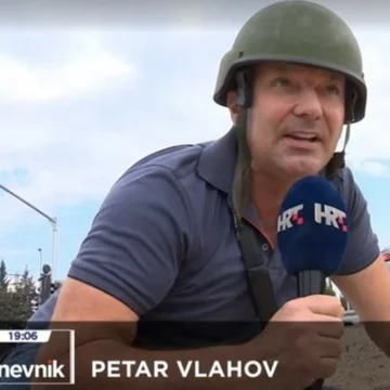 Petar izveštavao iz Izraela kao da beži od bombe, a onda su gledaoci primetili detalj iza njega: „Naš junački reporter u borbi za goli život“
