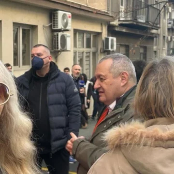 PROTEST OPOZICIJE U BEOGRADU Blokirana Nemanjina i Ulica kneza Miloša