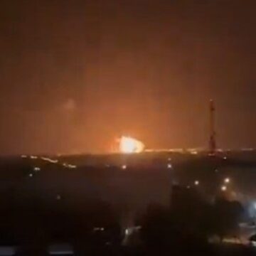 VELIKI VAZDUŠNI NAPAD RUSIJE: Pogođene četiri termolektrane – Čuju se eksplozije u ovim delovima zemlje (VIDEO)
